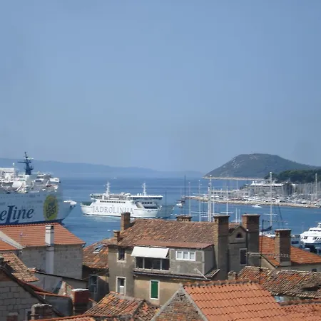 Port View-5 Min From Center * Split