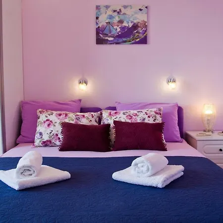 Port View-5 Min From Center Apartment