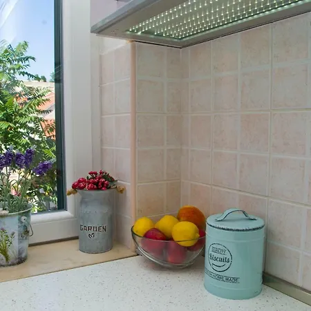 Port View-5 Min From Center Apartment