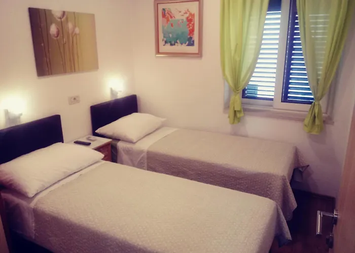 Apartman Port View-5 Min From Center Split